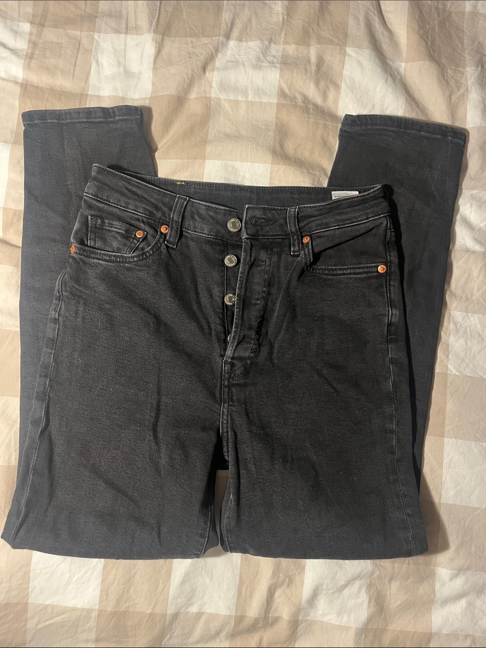 H&M Ultra High Waist Mom Jeans in Black - Size 4